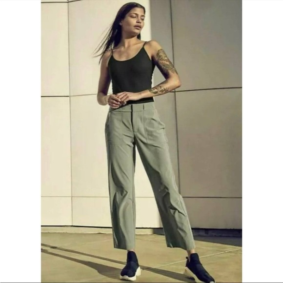 Athleta Pants - NWOT Athleta Tribeca Utility Crop size 10 green sage